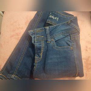 Women's wallflower skinny jeans